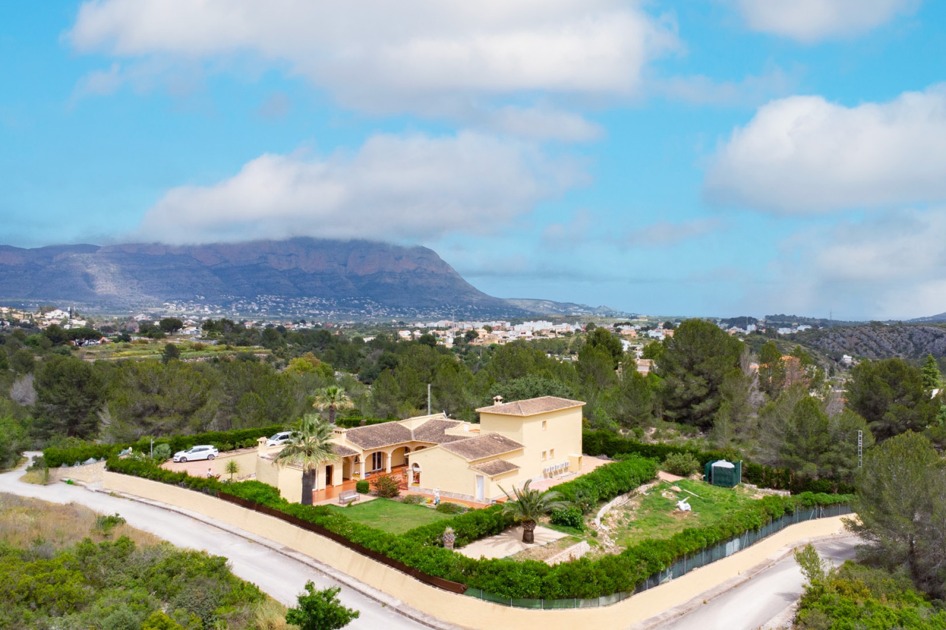 Resale - Villa -
Gata de Gorgos