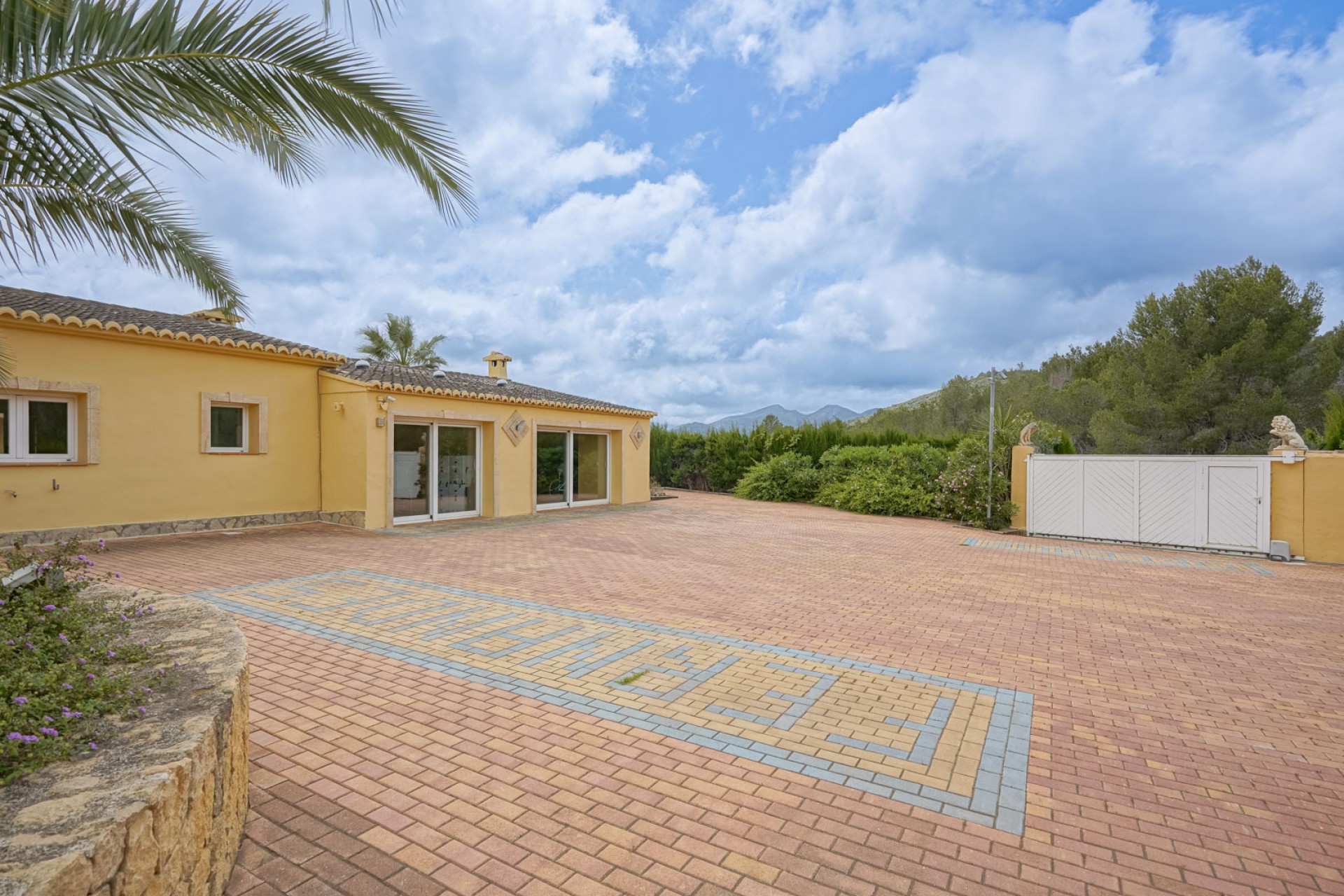 Resale - Villa -
Gata de Gorgos