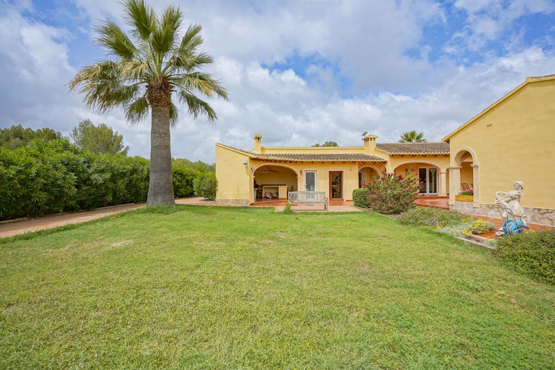 Resale - Villa -
Gata de Gorgos