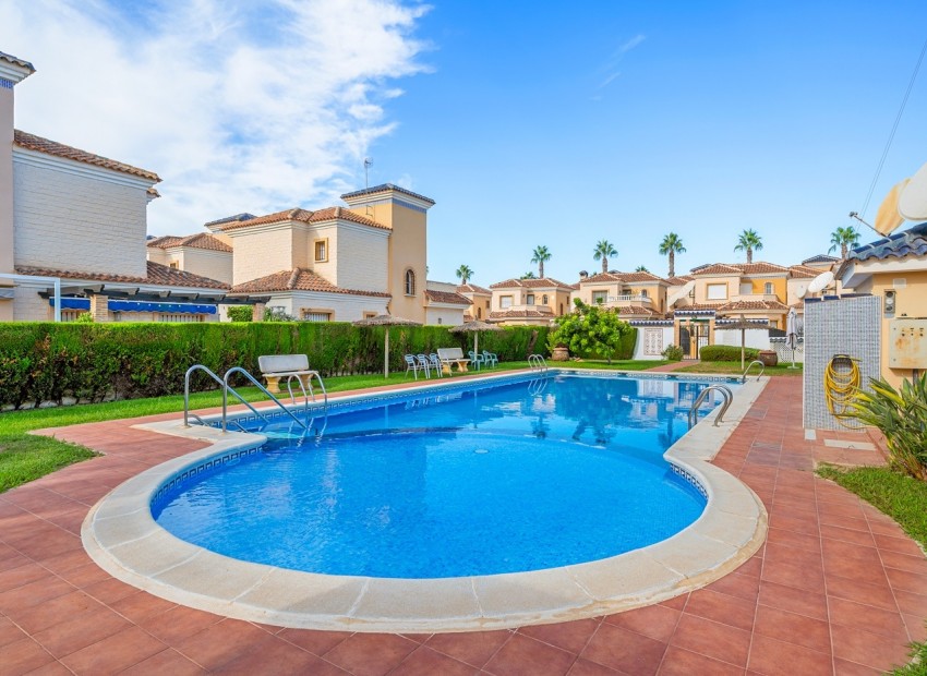 Resale - Villa -
Guardamar del Segura
