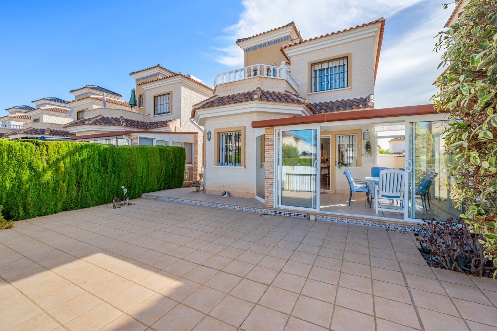 Resale - Villa -
Guardamar del Segura
