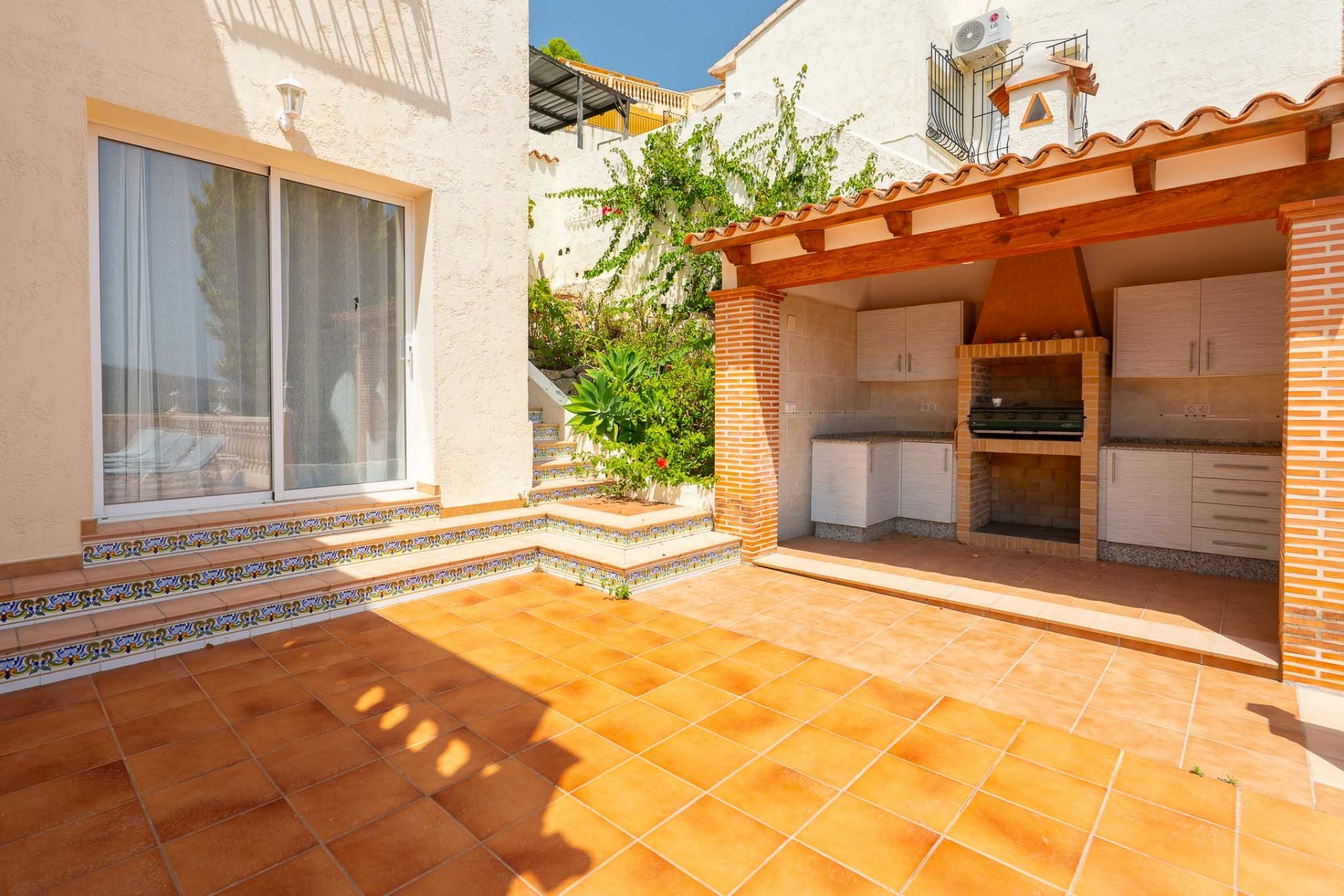 Resale - Villa -
Jalón - La Almazara