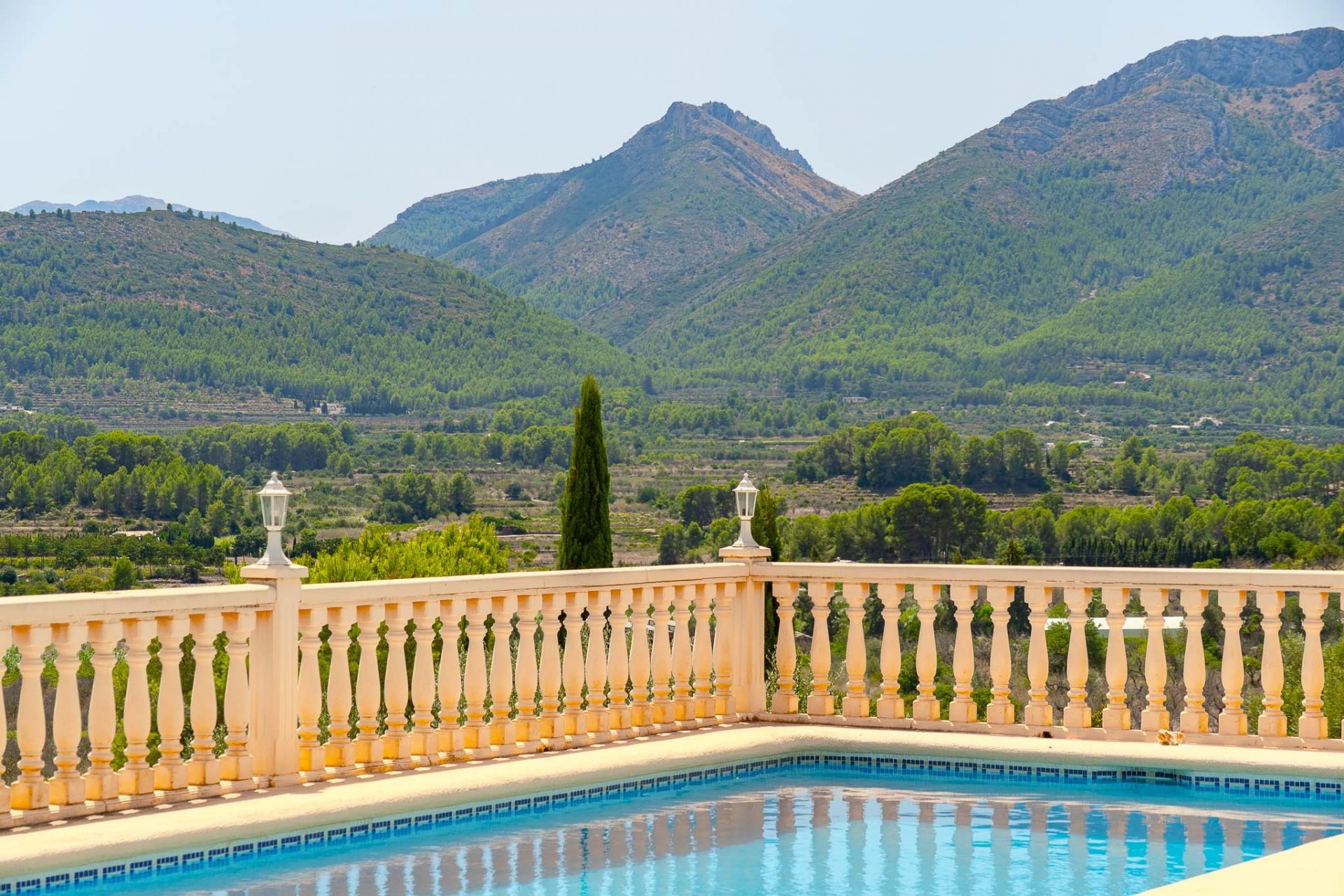 Resale - Villa -
Jalón - La Almazara