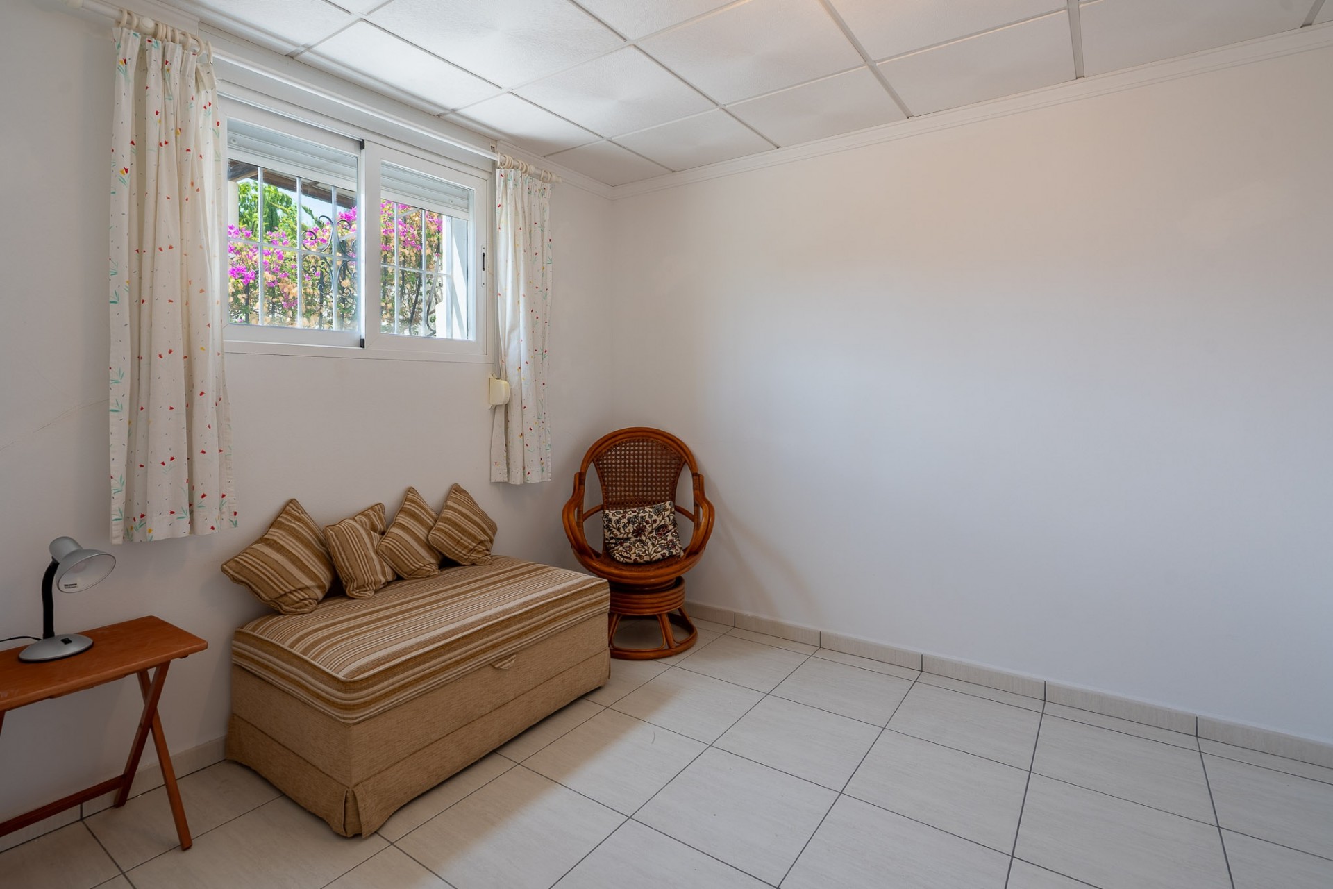 Resale - Villa -
Jalón - La Almazara