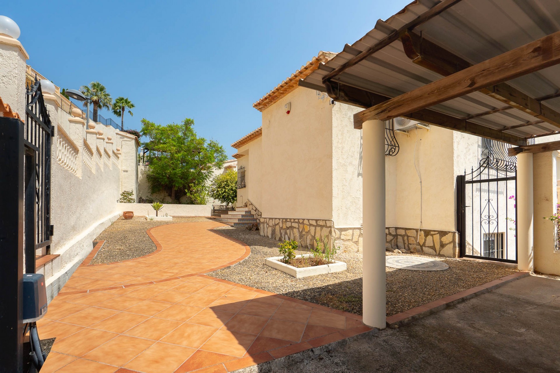 Resale - Villa -
Jalón - La Almazara