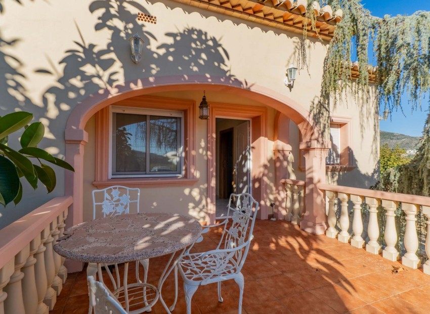 Resale - Villa -
Jalón