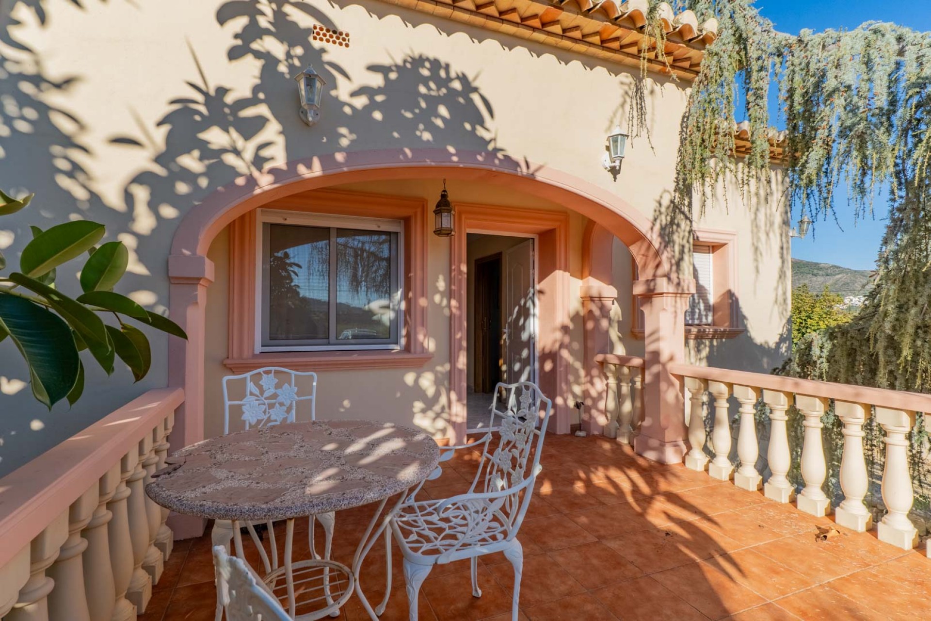 Resale - Villa -
Jalón