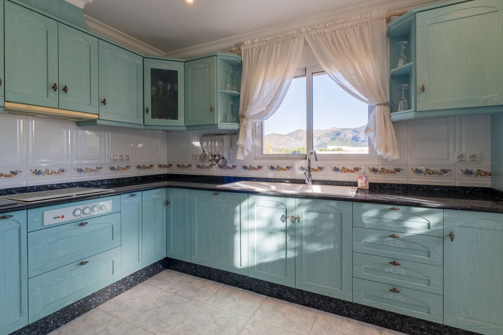 Resale - Villa -
Jalón