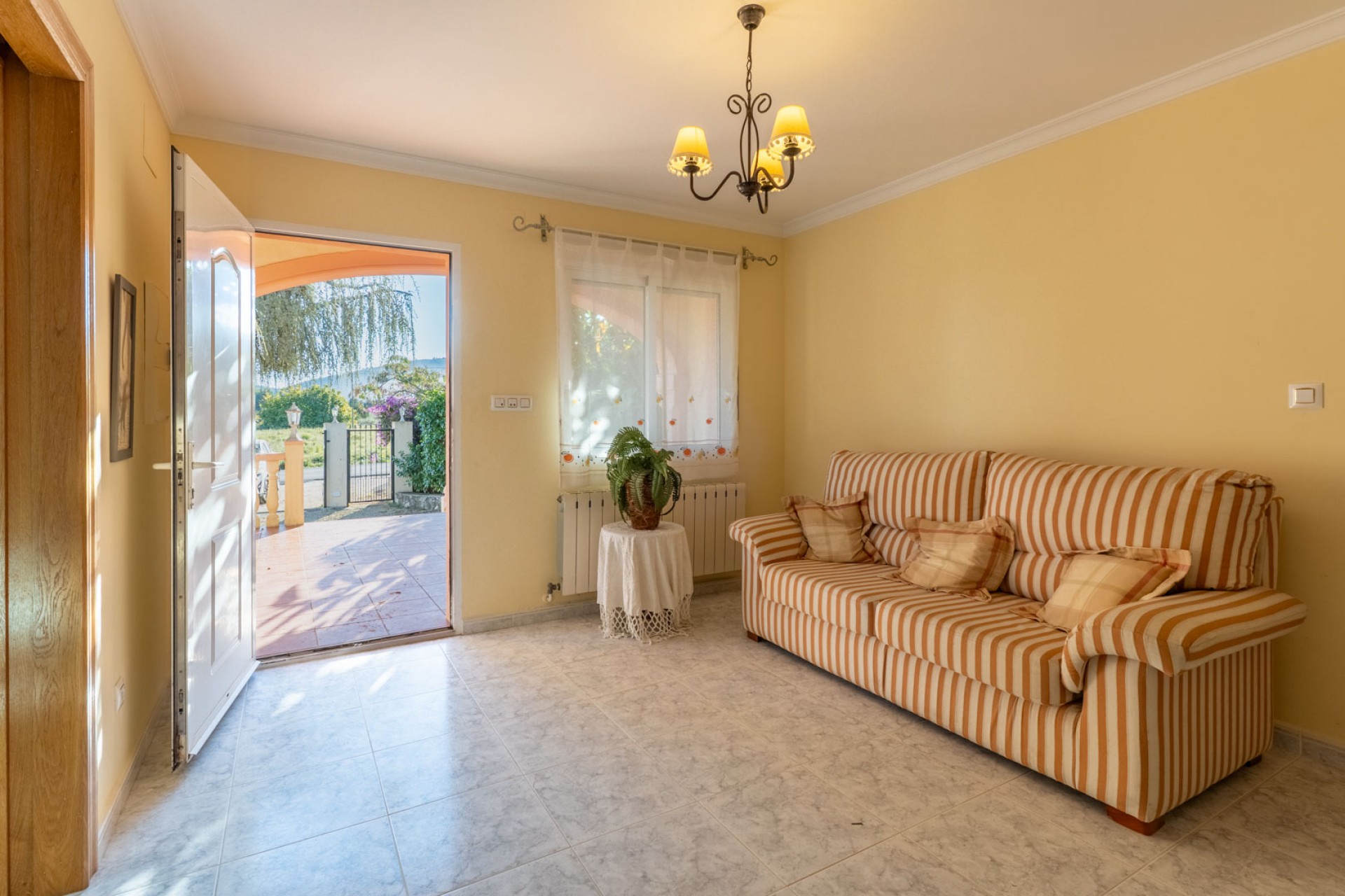 Resale - Villa -
Jalón