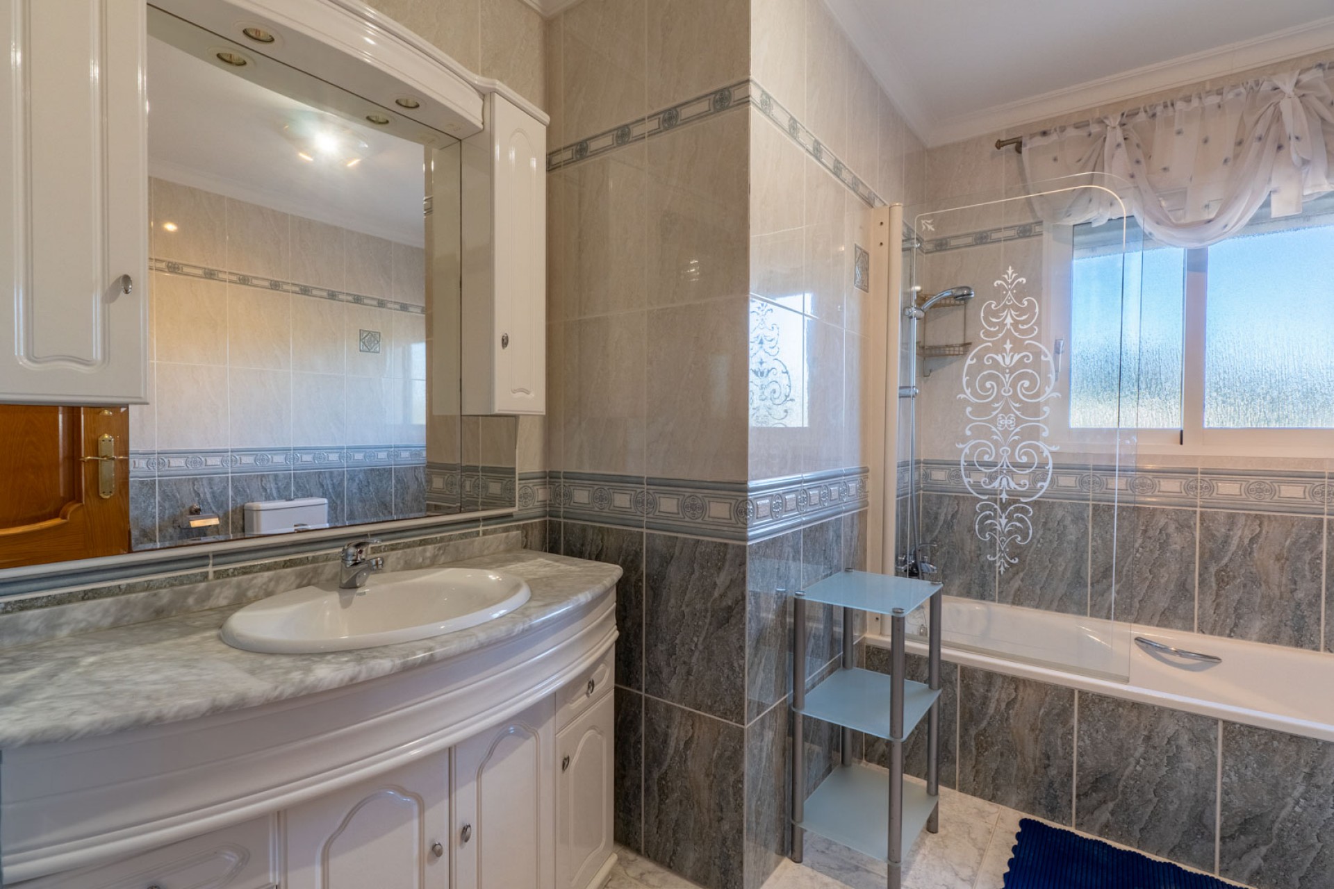 Resale - Villa -
Jalón