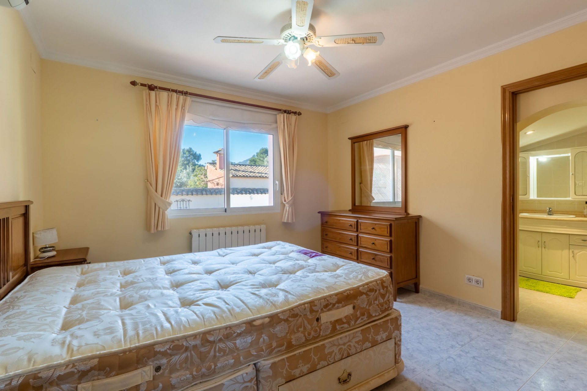 Resale - Villa -
Jalón