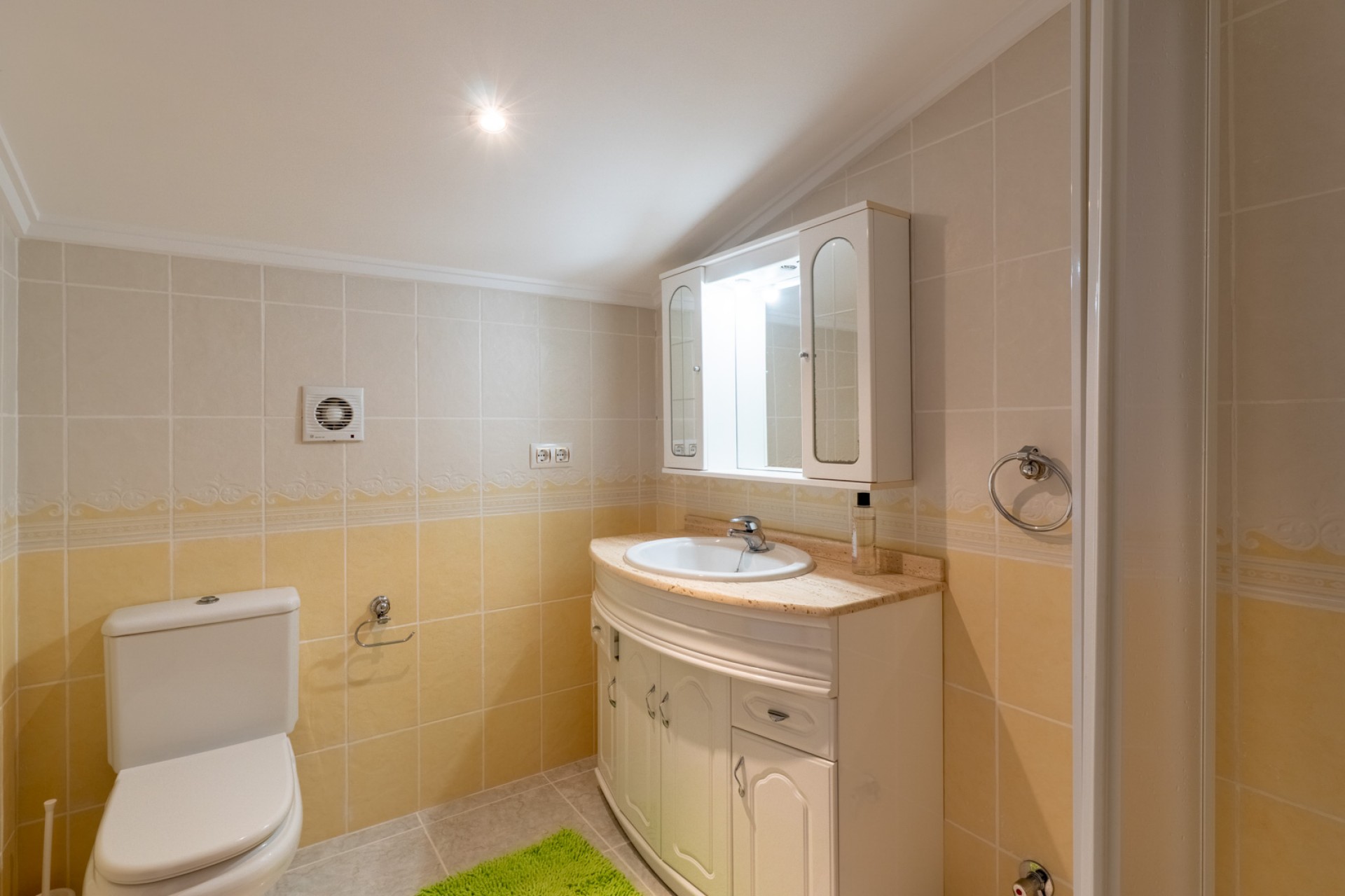 Resale - Villa -
Jalón