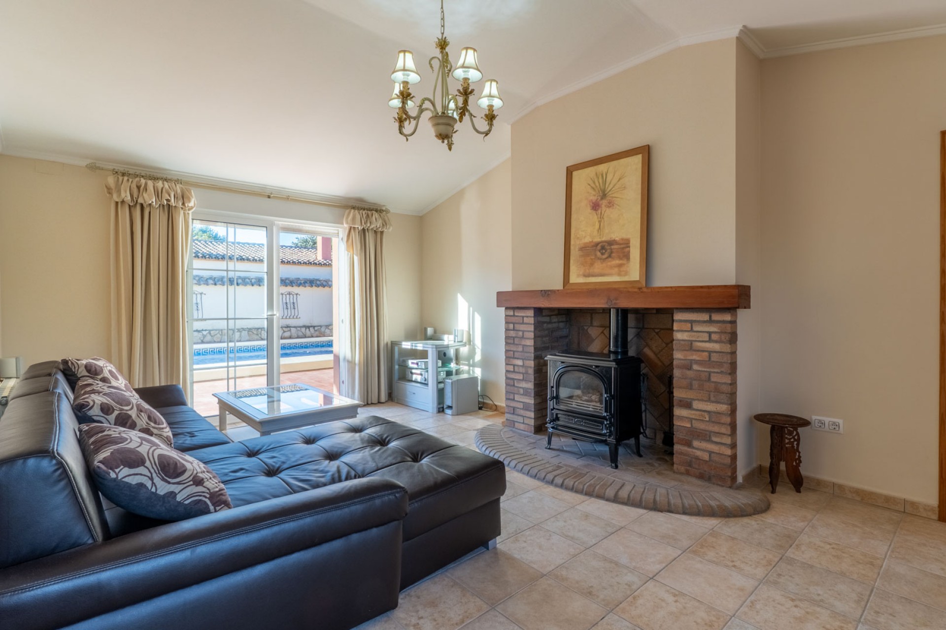 Resale - Villa -
Jalón