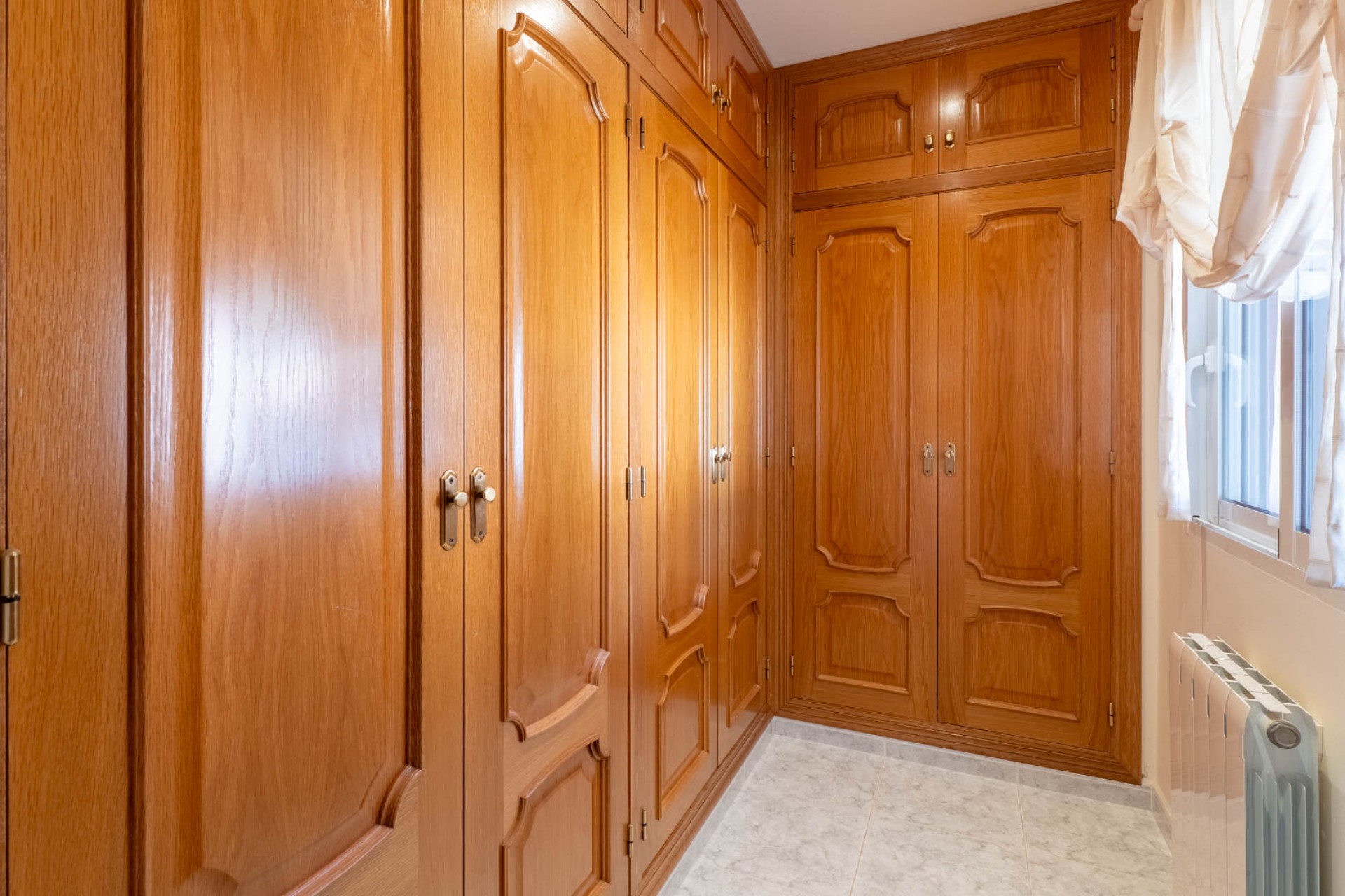 Resale - Villa -
Jalón