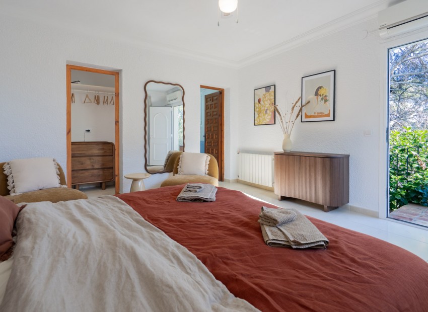 Resale - Villa -
Jávea - Ambolo