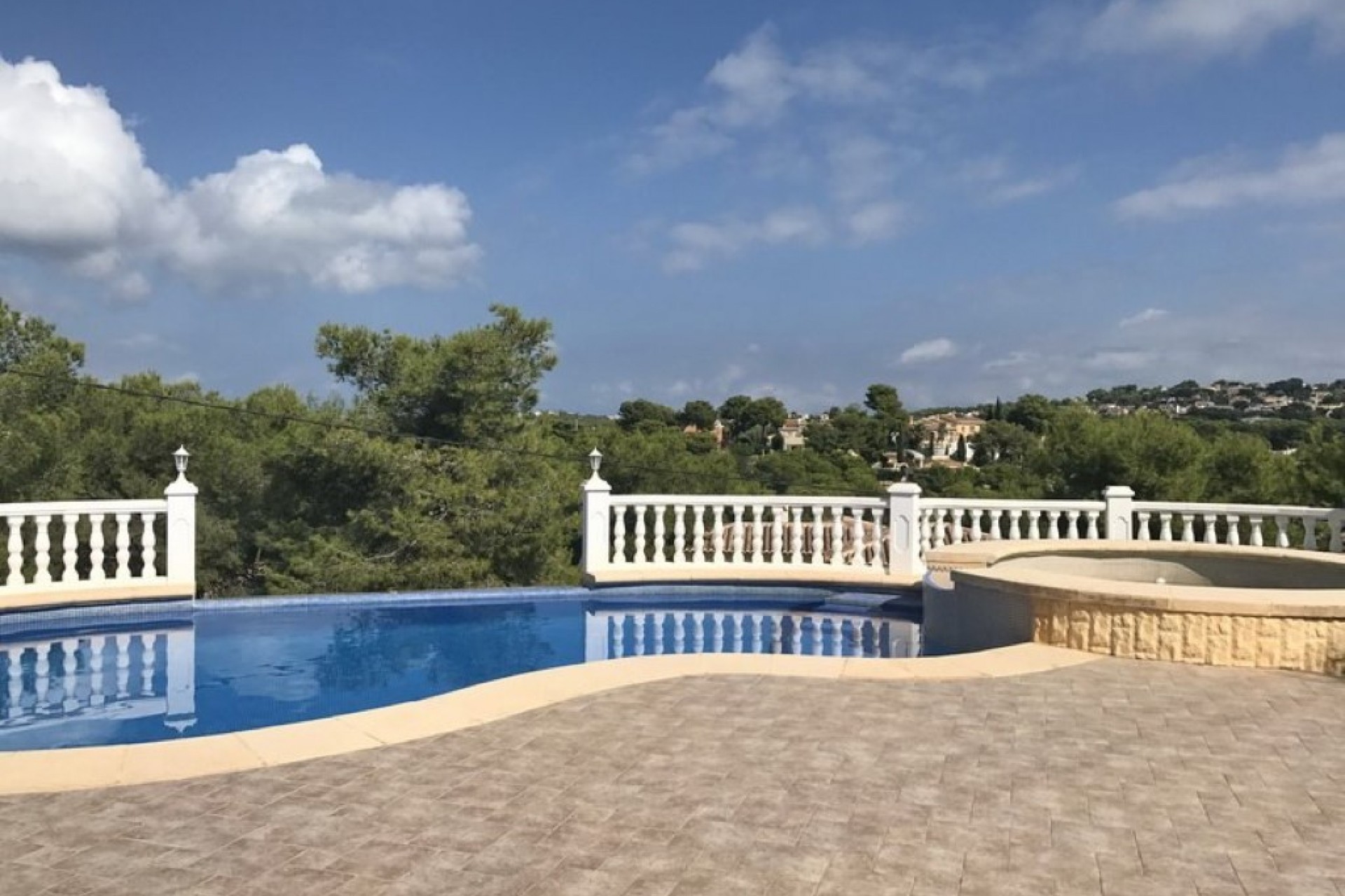 Resale - Villa -
Jávea - Balcon al Mar