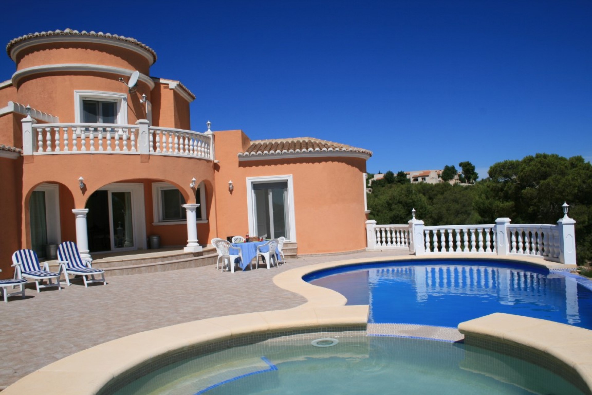 Resale - Villa -
Jávea - Balcon al Mar