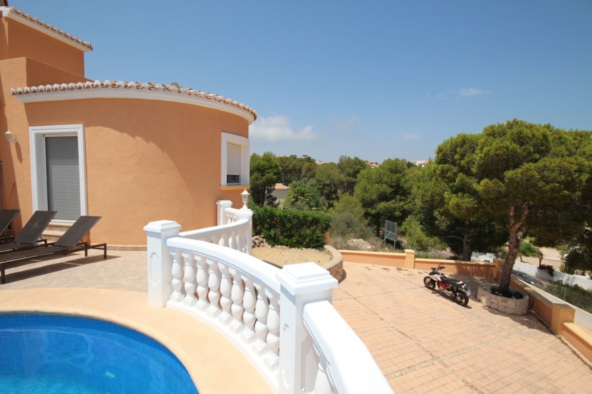 Resale - Villa -
Jávea - Balcon al Mar