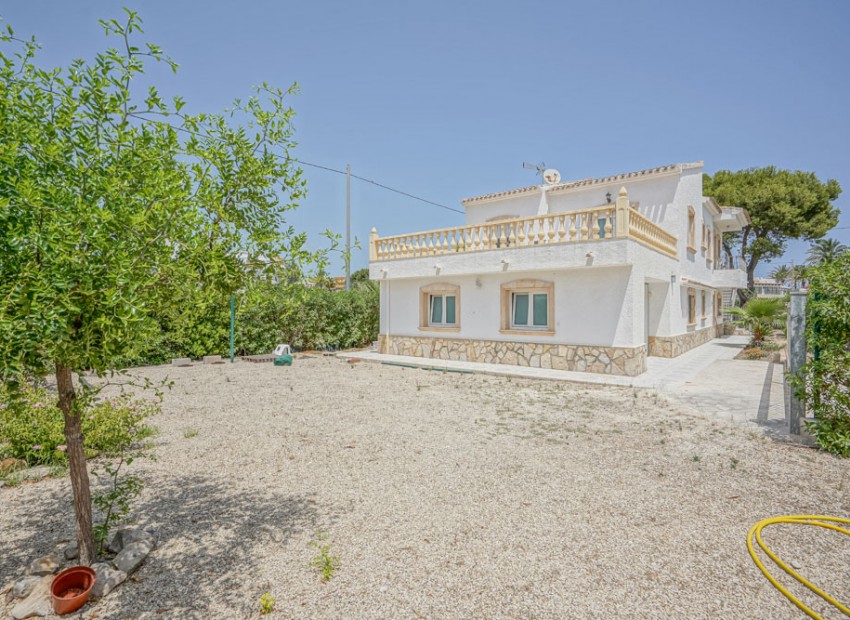 Resale - Villa -
Jávea - Cala Blanca