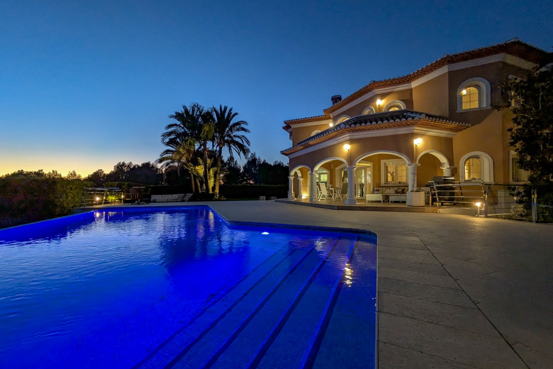 Resale - Villa -
Jávea - El Garroferal