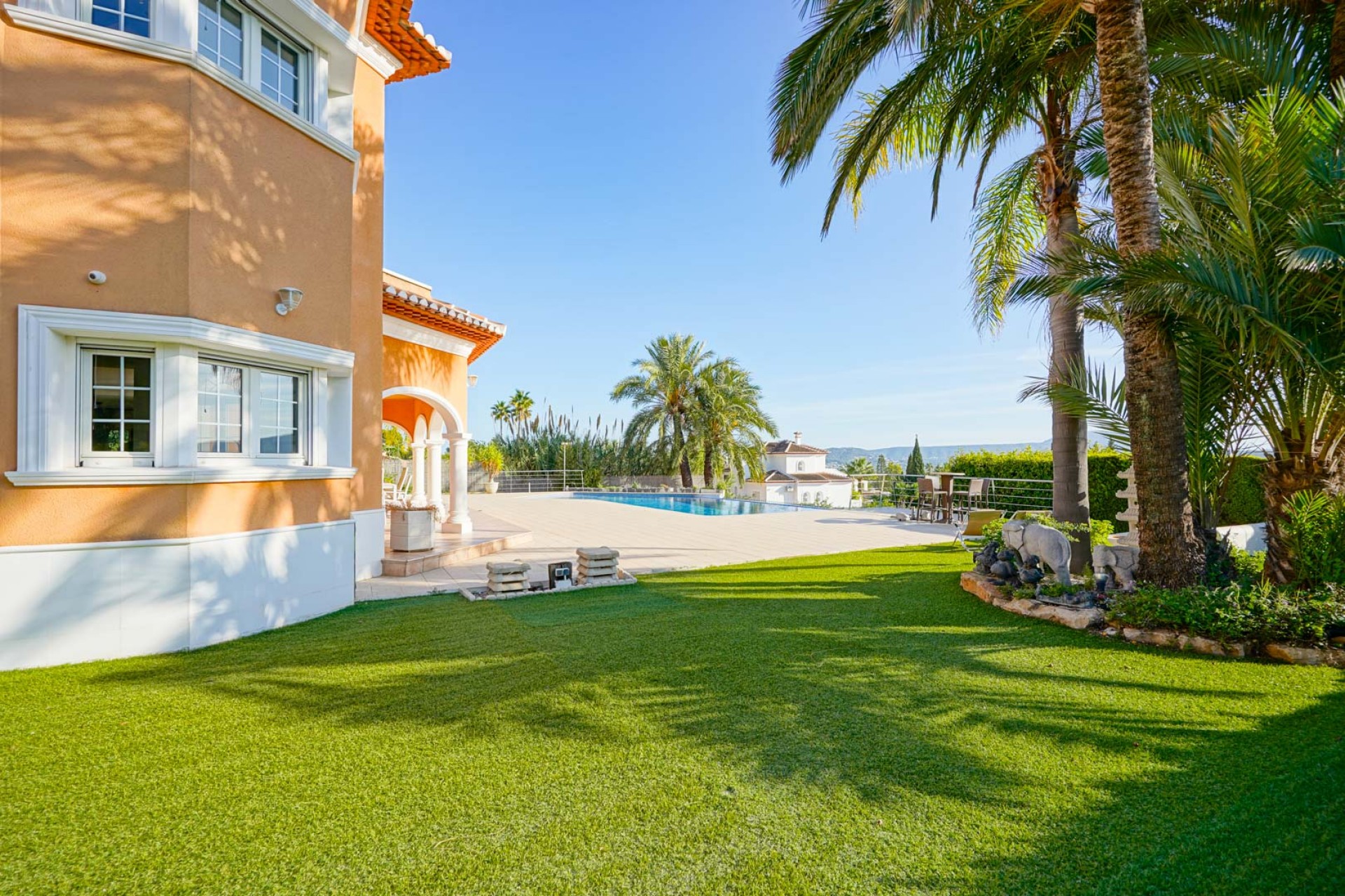 Resale - Villa -
Jávea - El Garroferal