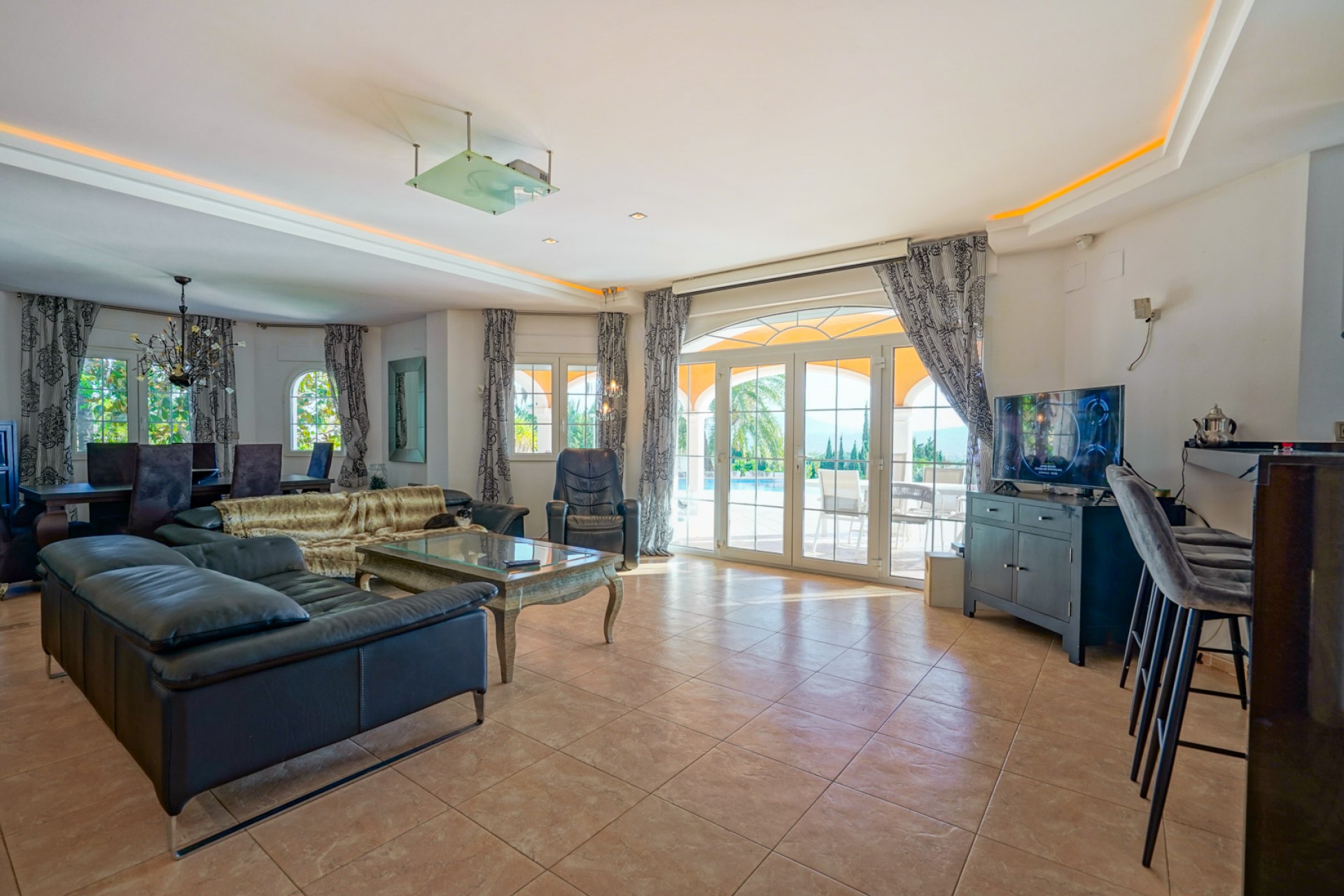 Resale - Villa -
Jávea - El Garroferal