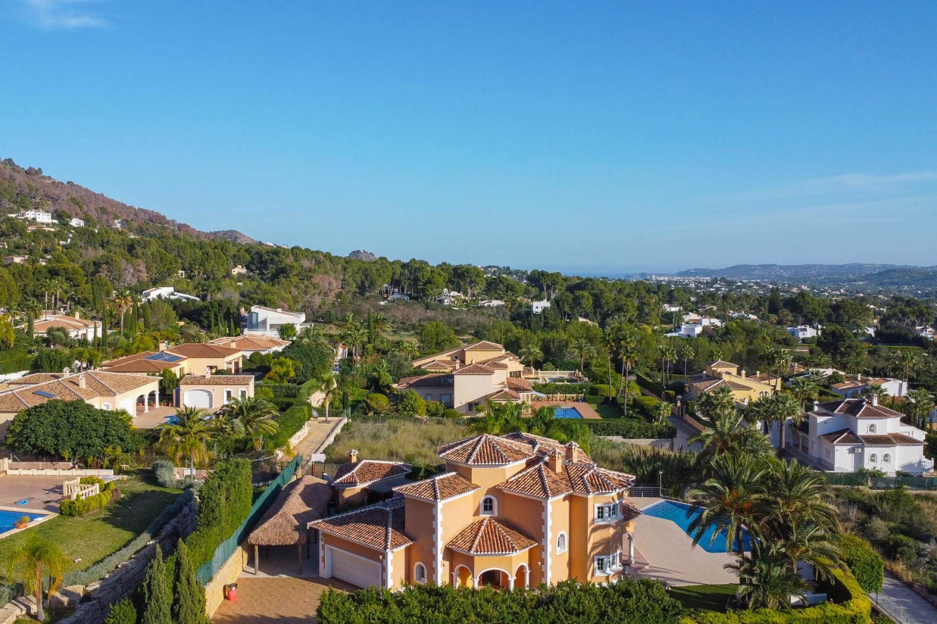 Resale - Villa -
Jávea - El Garroferal