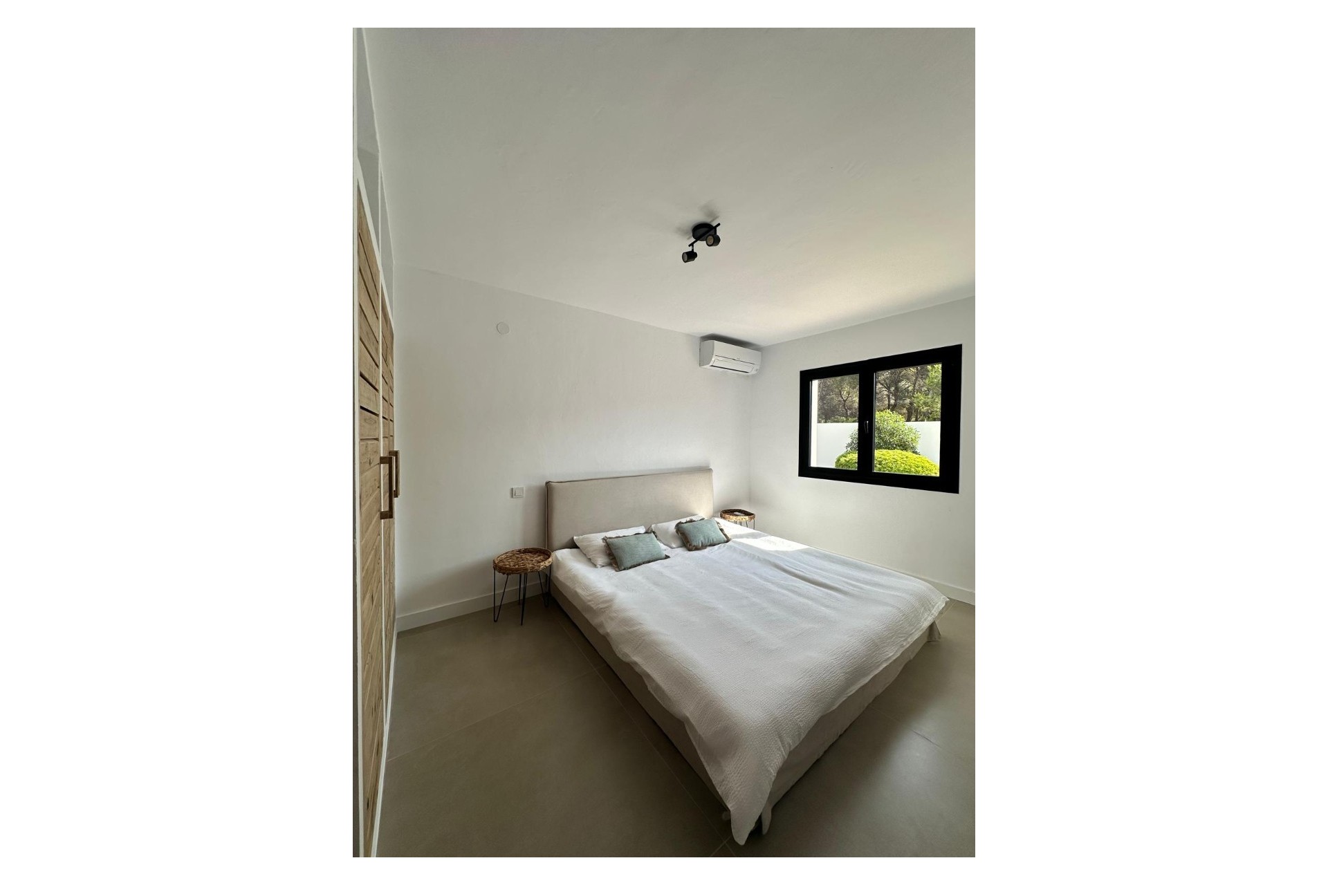Resale - Villa -
Jávea - Granadella