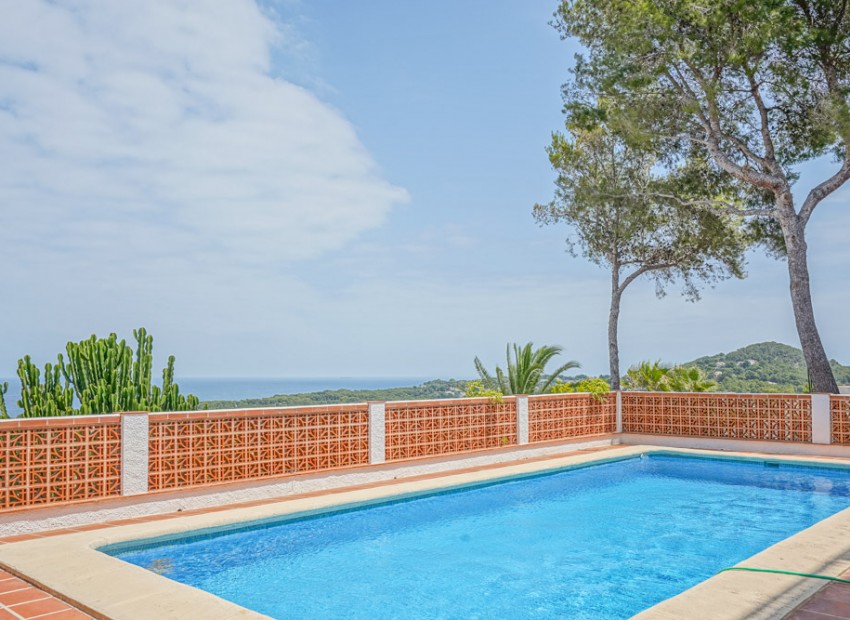 Resale - Villa -
Jávea - La Granadella