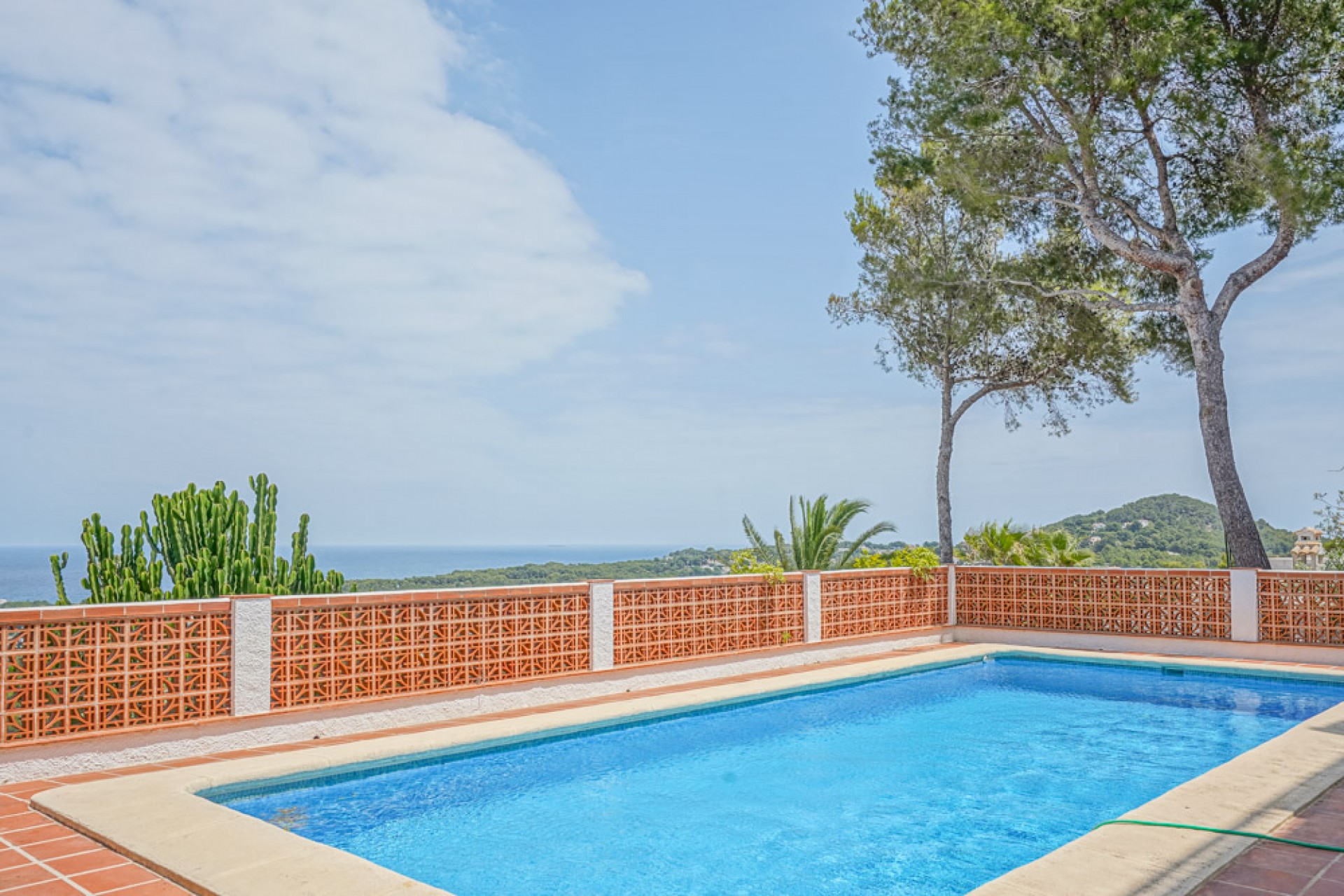 Resale - Villa -
Jávea - La Granadella