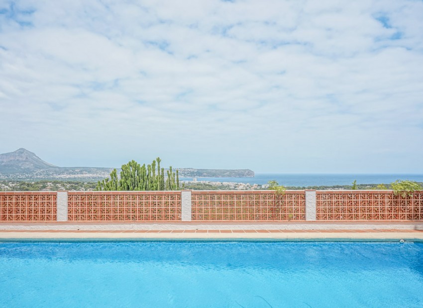 Resale - Villa -
Jávea - La Granadella