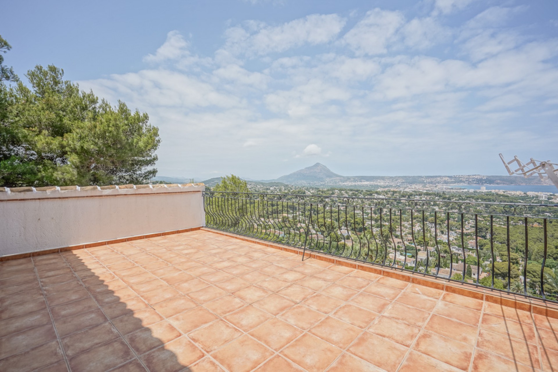 Resale - Villa -
Jávea - La Granadella