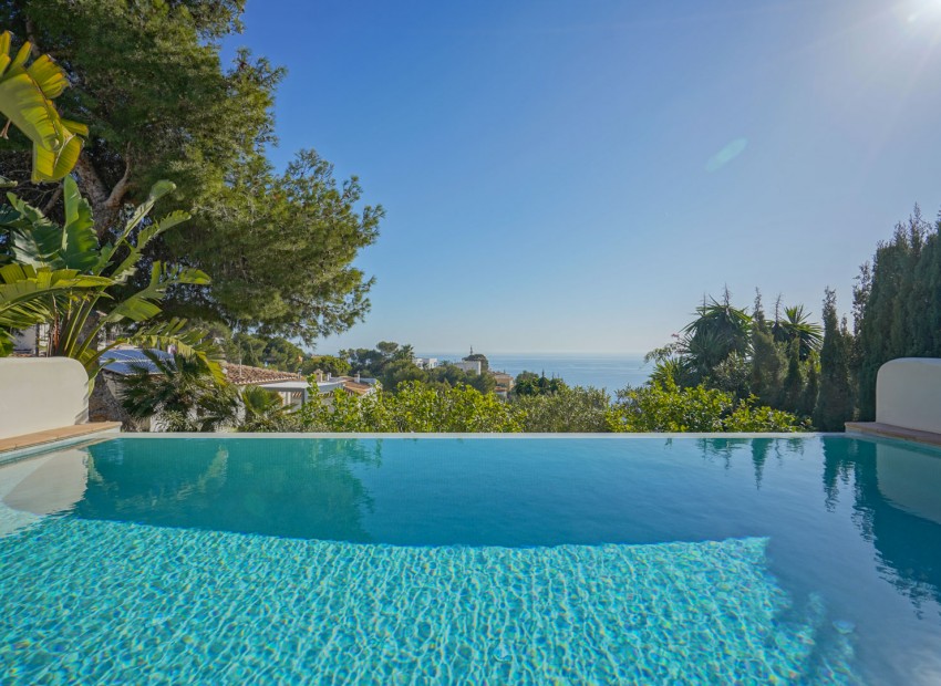 Resale - Villa -
Jávea - La Granadella