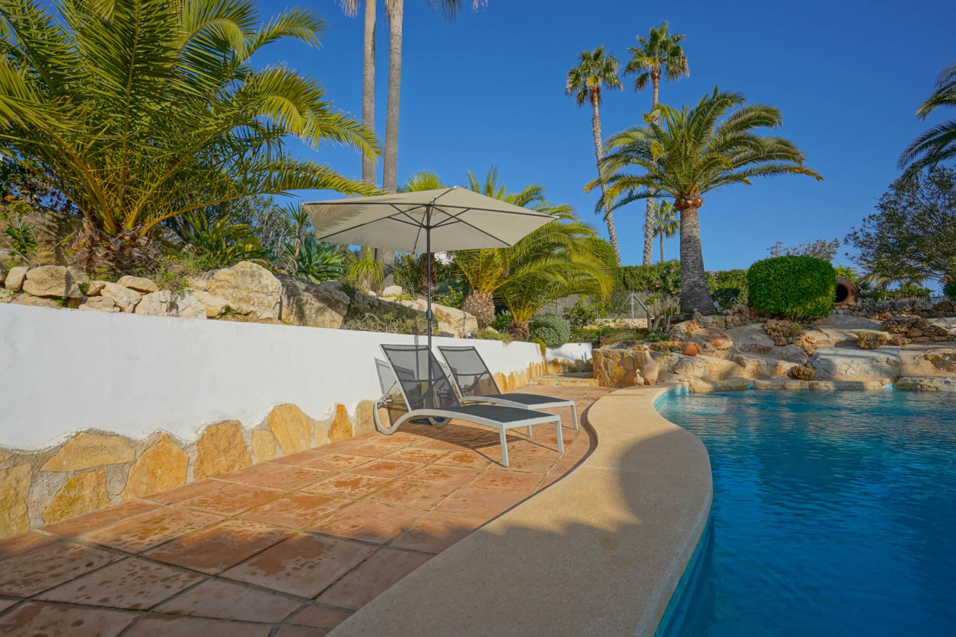 Resale - Villa -
Jávea - La Lluca