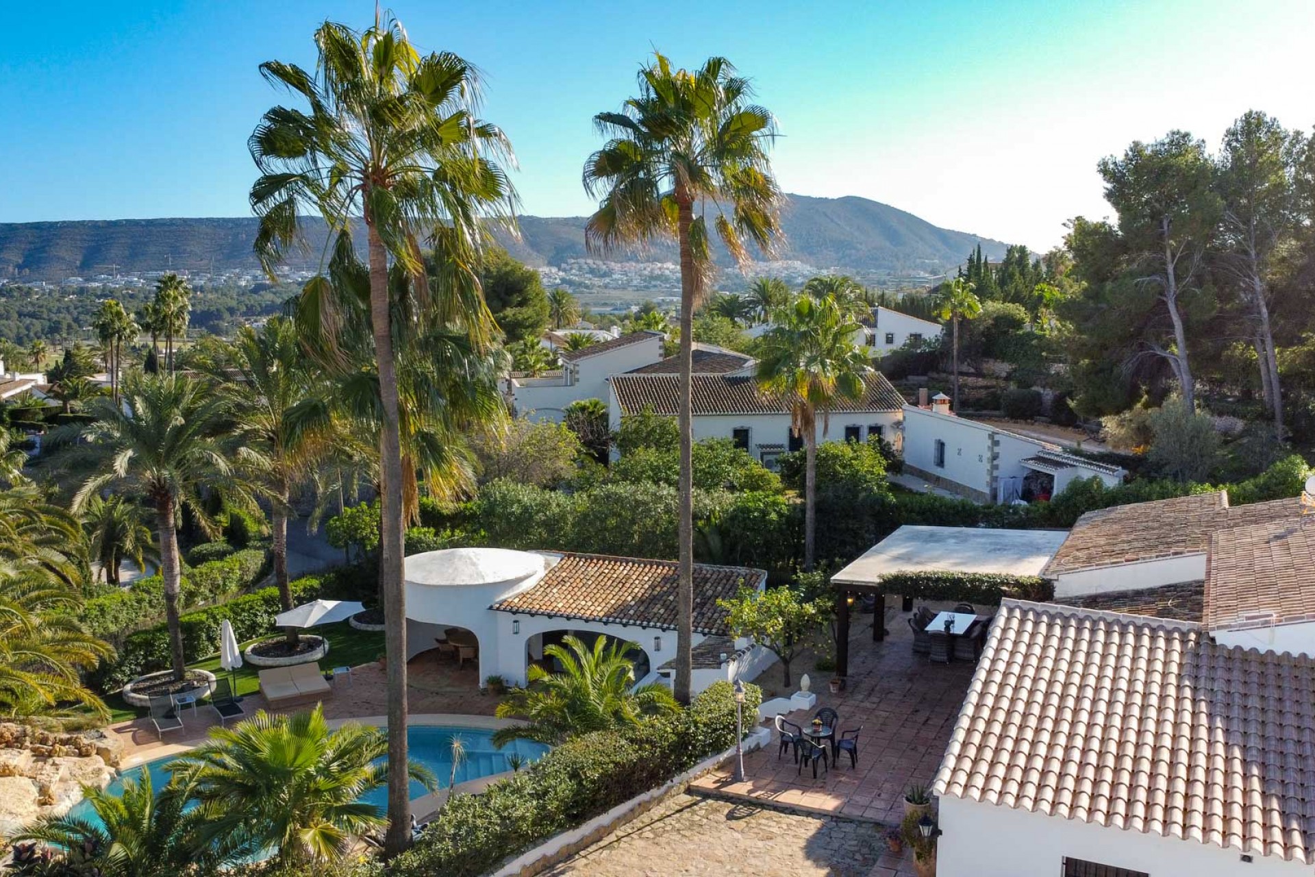 Resale - Villa -
Jávea - La Lluca