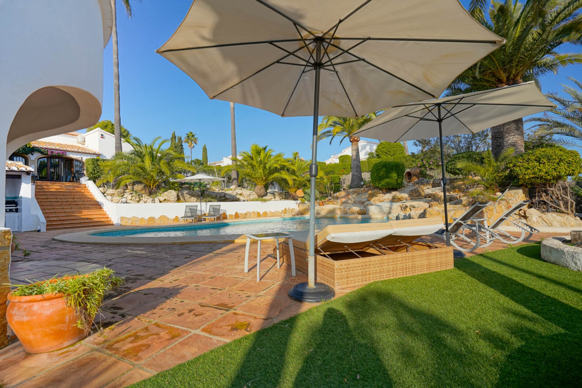 Resale - Villa -
Jávea - La Lluca