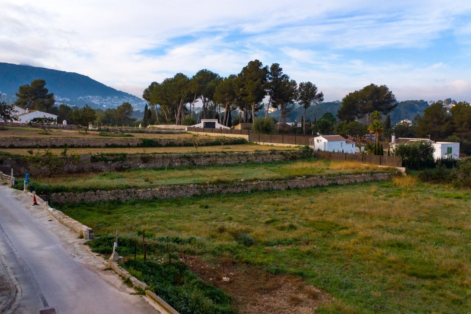 Resale - Villa -
Jávea - Las Laderas