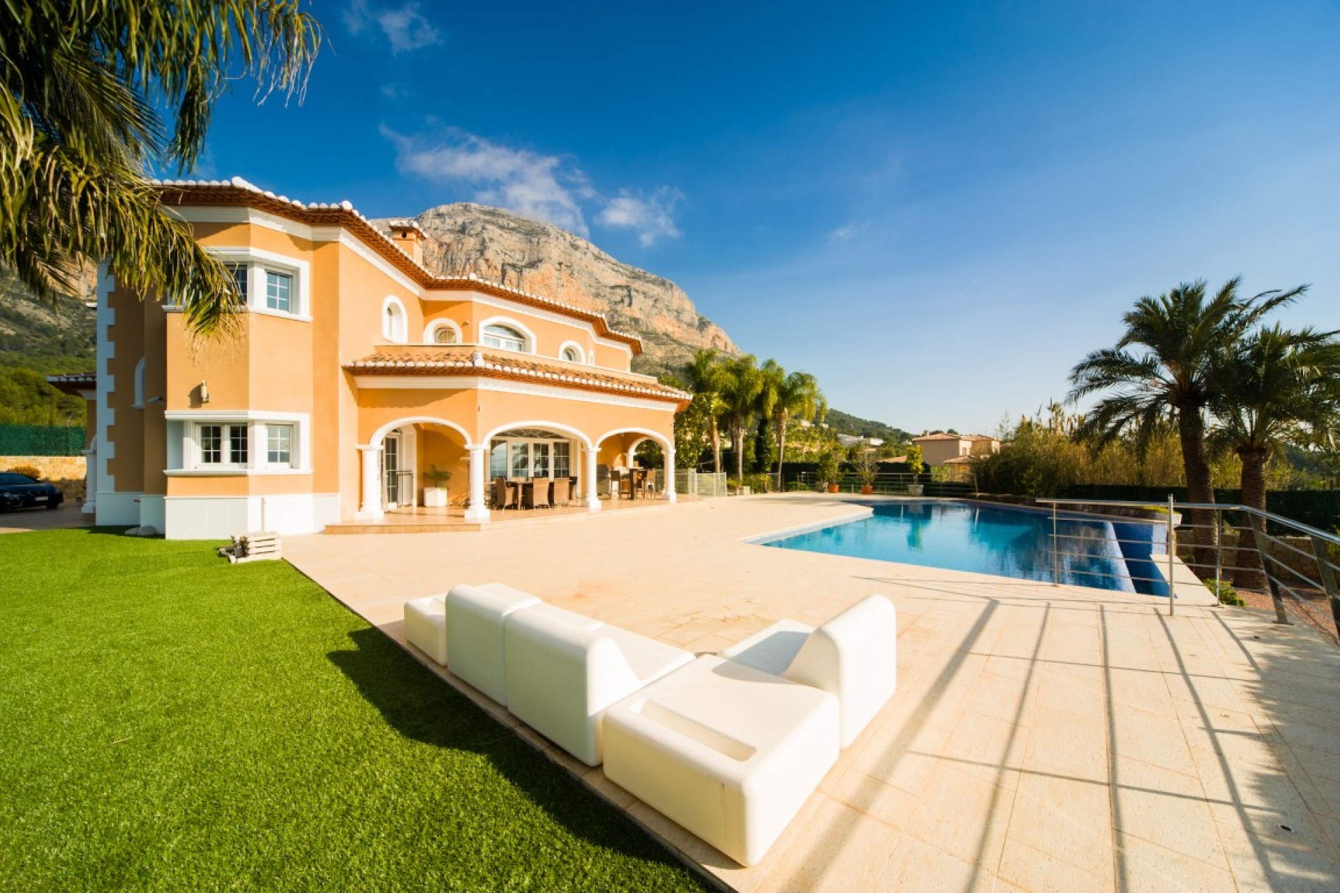 Resale - Villa -
Jávea - Montgo