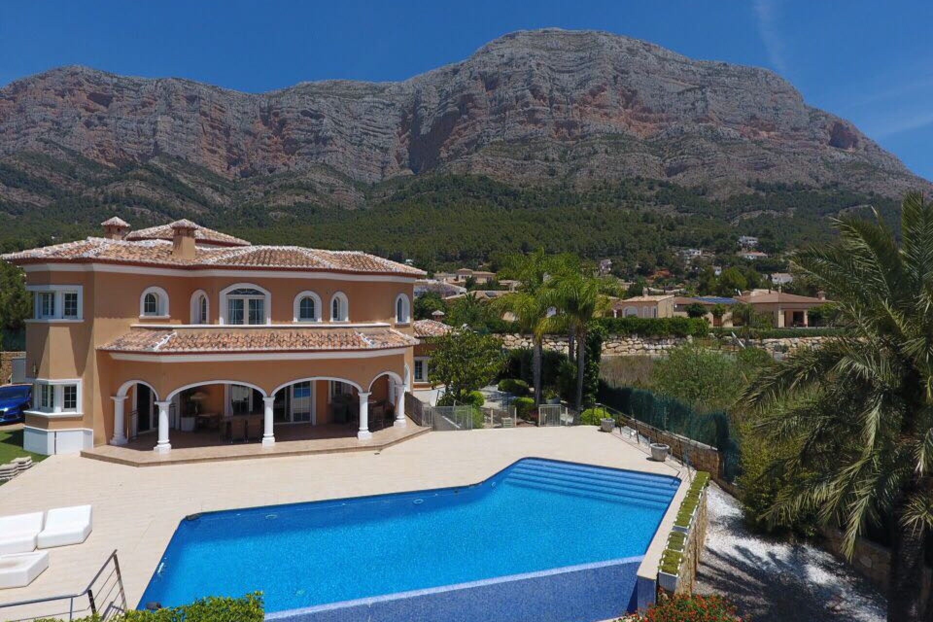 Resale - Villa -
Jávea - Montgo