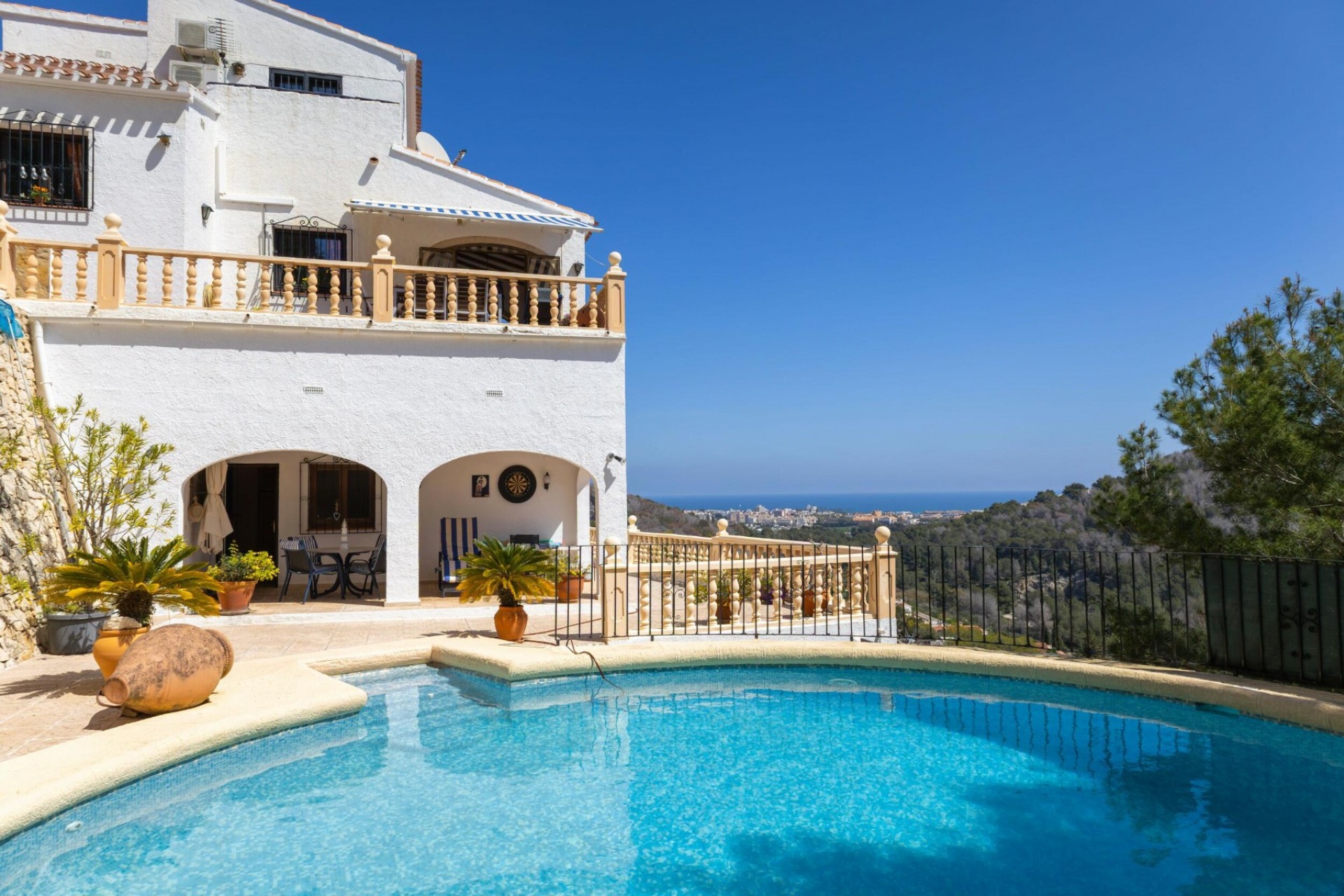Resale - Villa -
Jávea - Partides comunes - Adsubia