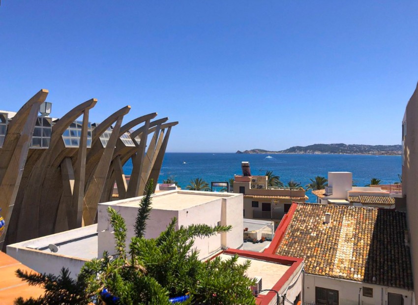 Resale - Villa -
Jávea - Port