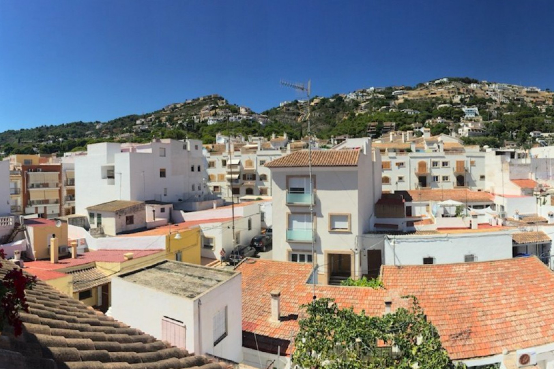 Resale - Villa -
Jávea - Port