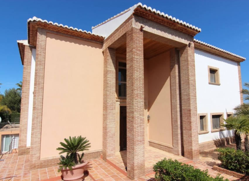 Resale - Villa -
Jávea - Puerta Fenicia