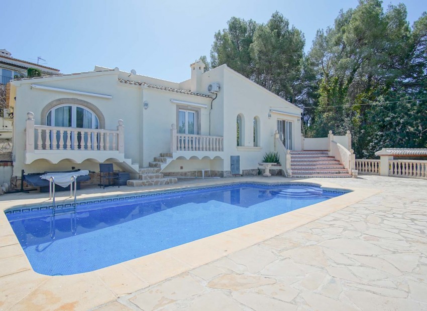 Resale - Villa -
Jávea - Rafalet