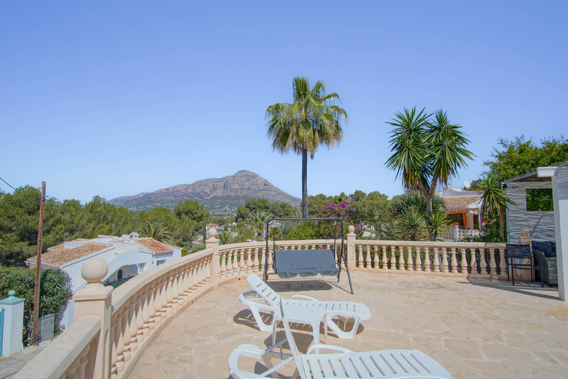 Resale - Villa -
Jávea - Rafalet