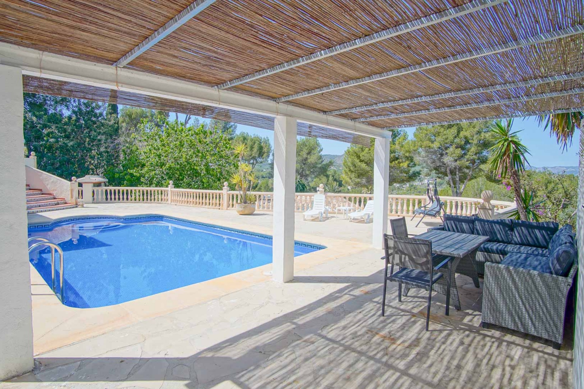 Resale - Villa -
Jávea - Rafalet