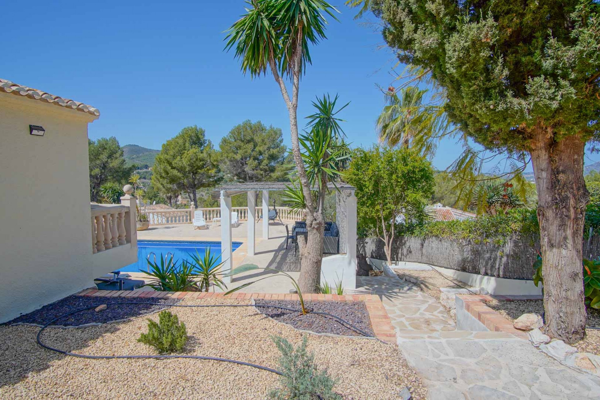 Resale - Villa -
Jávea - Rafalet