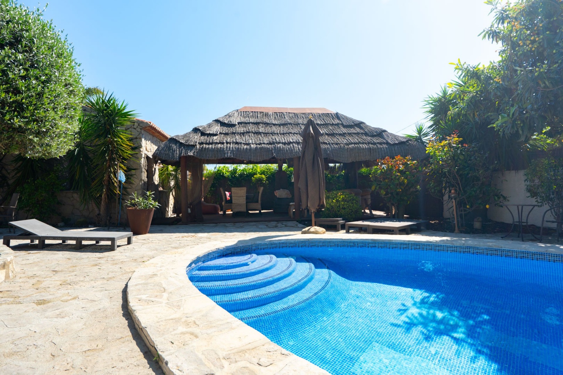 Resale - Villa -
Jávea - Senioles