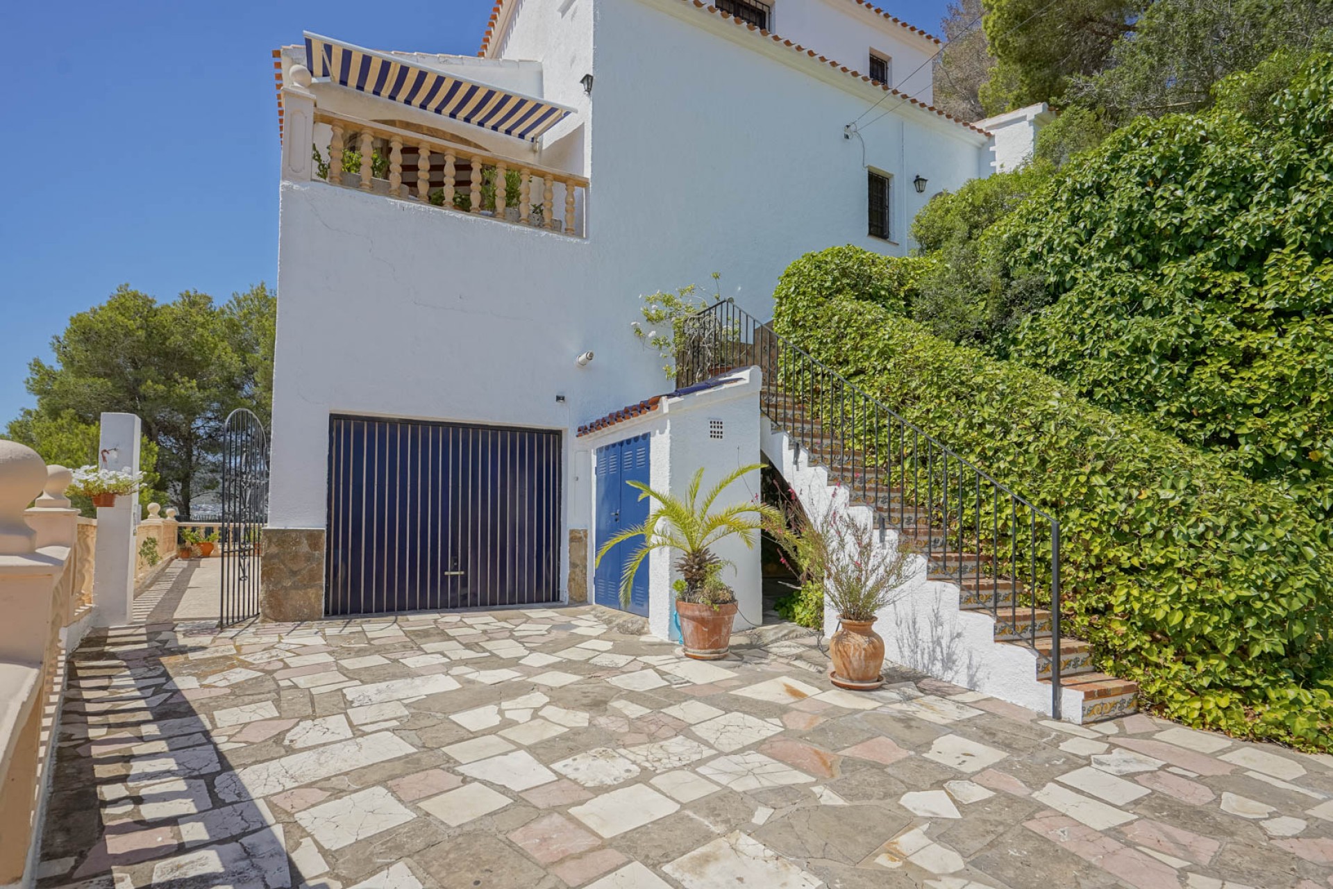 Resale - Villa -
Jávea - Sol del este