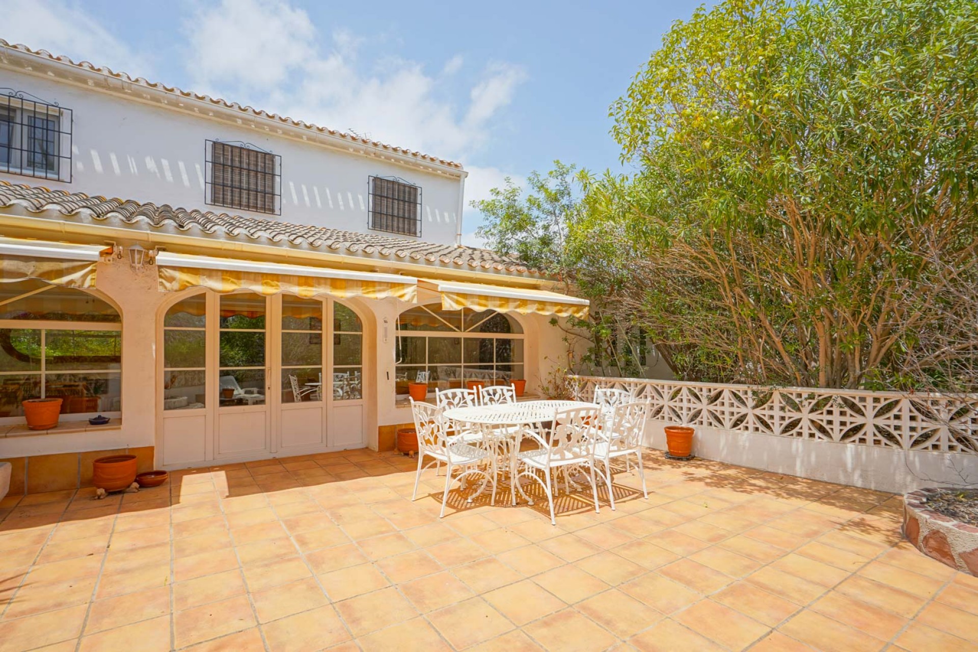 Resale - Villa -
Jávea - Tarraula